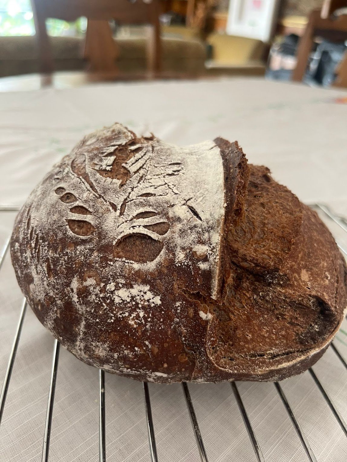 Pan de cacao con masa madre artesanal — La Bemba Colorá Bogotá